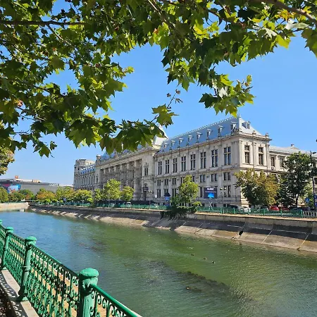 Near The Park Two Бухарест