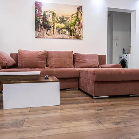 Apartment Near The Park Two Bucharest